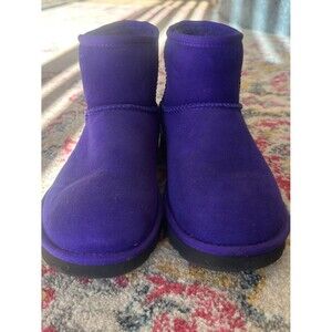 UGG Mini Boots Purple Sheepskin Lined Size 9